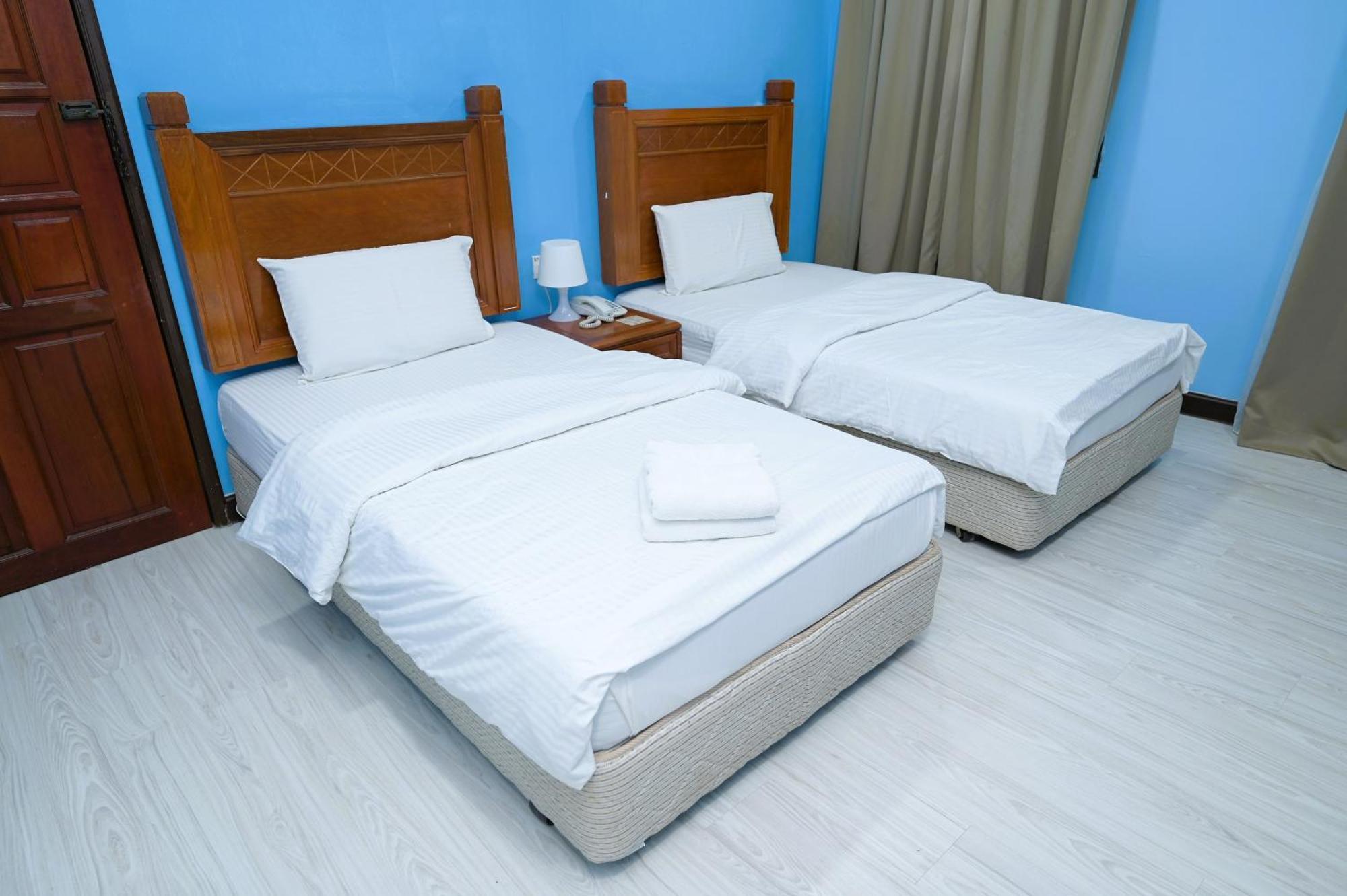 Kesedar Hotel Travel & Tours Sdn Bhd Gua Musang Exterior photo