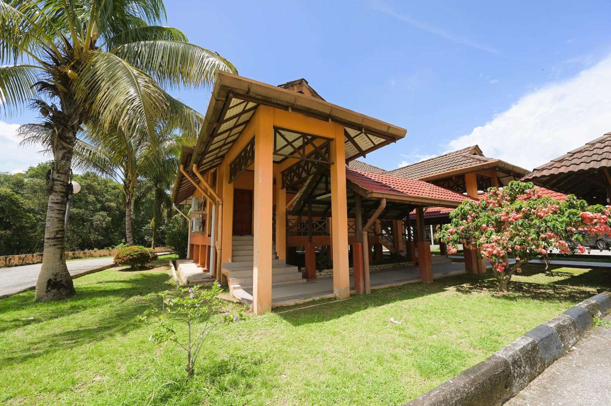 Kesedar Hotel Travel & Tours Sdn Bhd Gua Musang Exterior photo