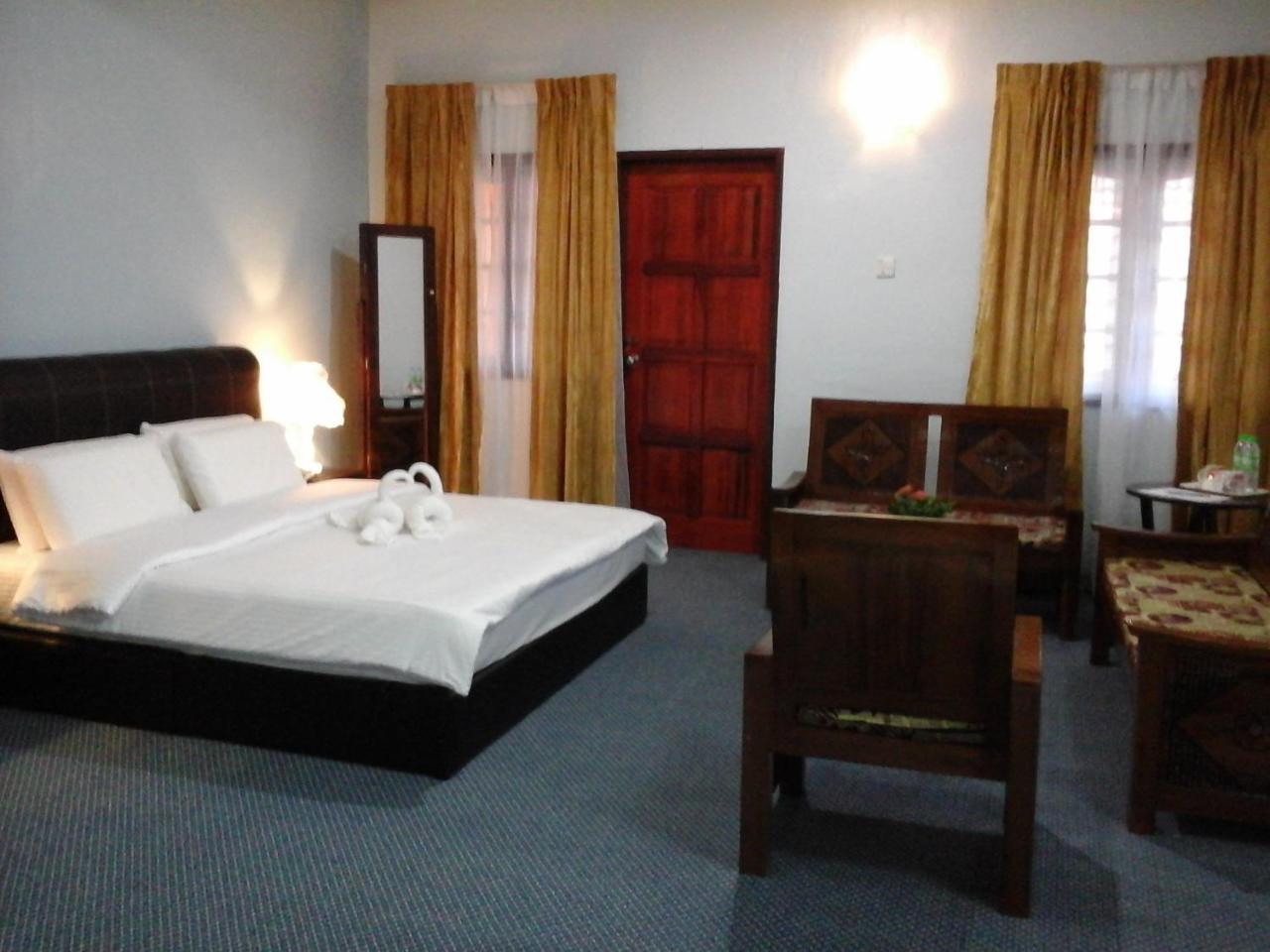 Kesedar Hotel Travel & Tours Sdn Bhd Gua Musang Exterior photo