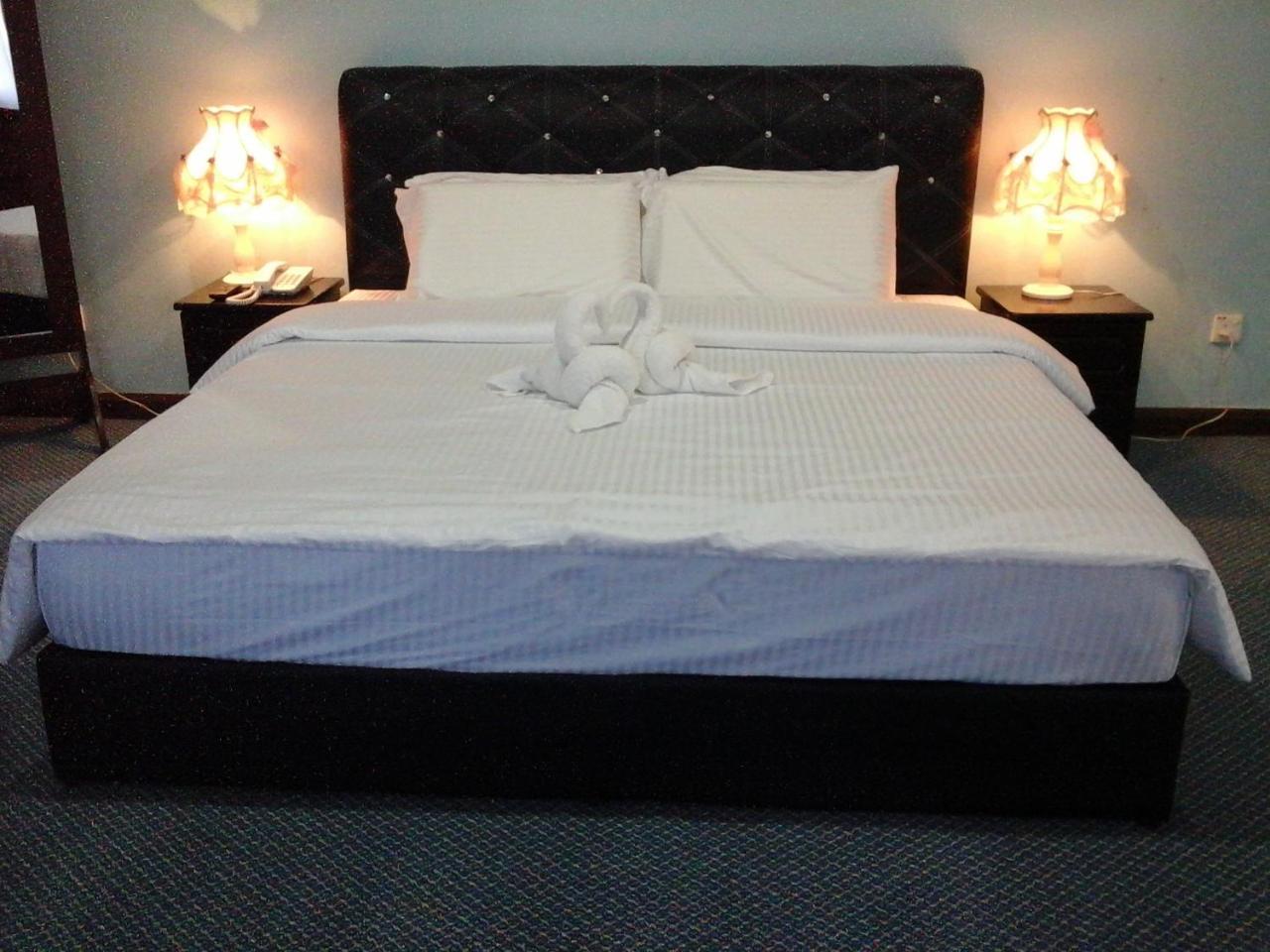 Kesedar Hotel Travel & Tours Sdn Bhd Gua Musang Exterior photo